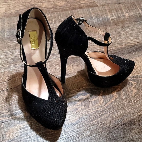 K&M high heels Black with sparkles textured toe Gently worn indoors a few times - Picture 1 of 6